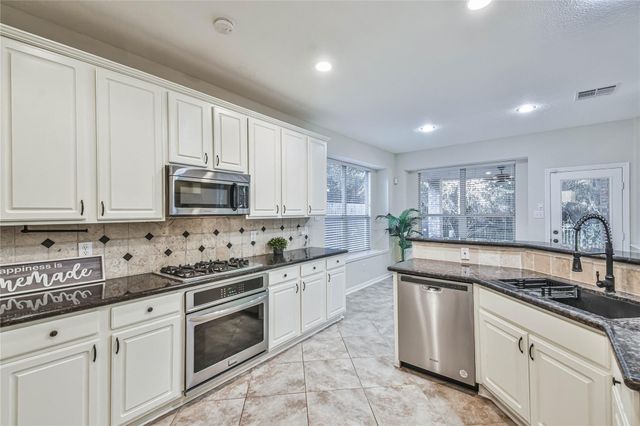 109 N Acacia Park Circle, The Woodlands, TX 77382