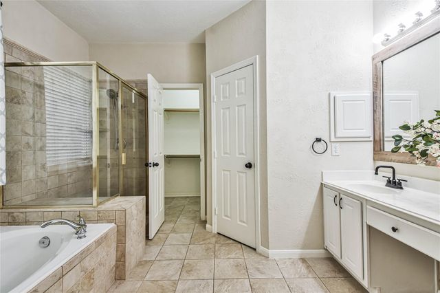 109 N Acacia Park Circle, The Woodlands, TX 77382