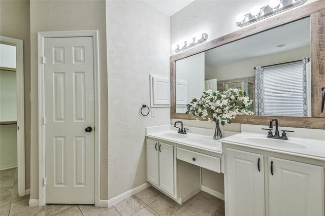 109 N Acacia Park Circle, The Woodlands, TX 77382