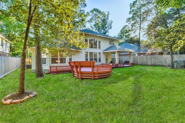 109 N Acacia Park Circle, The Woodlands, TX 77382