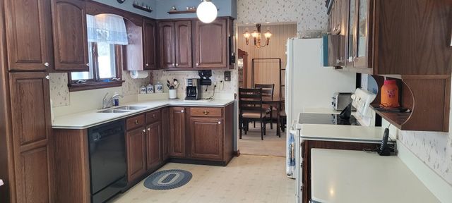 190 HARBOR Road, Erie, PA 16511