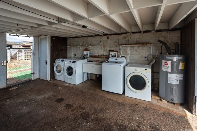 1367 Kuahaka Street, Pearl City, HI 96782