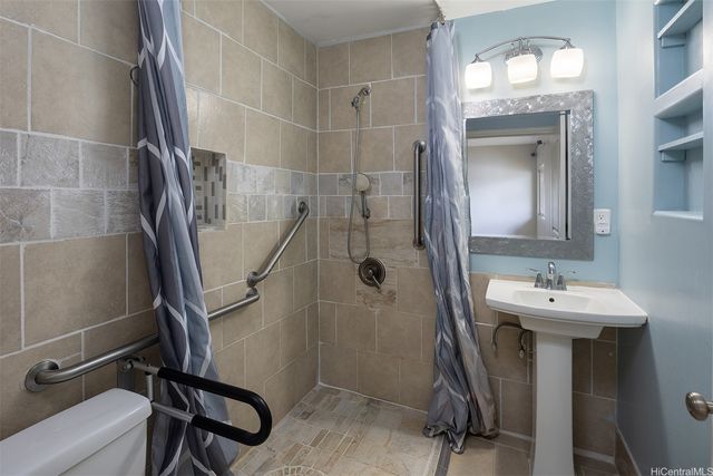 1367 Kuahaka Street, Pearl City, HI 96782