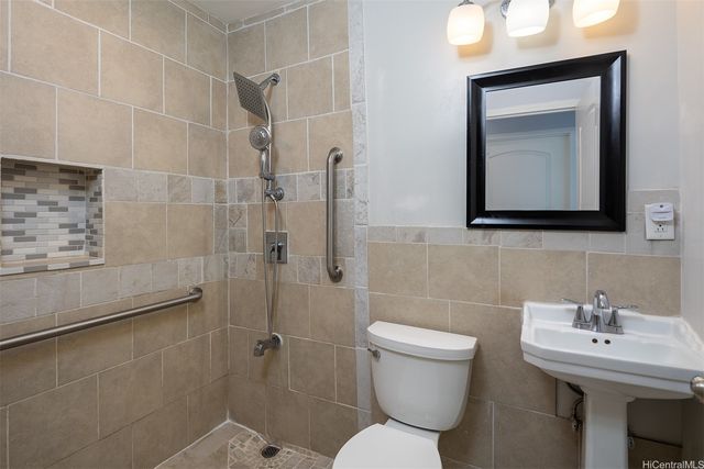 1367 Kuahaka Street, Pearl City, HI 96782