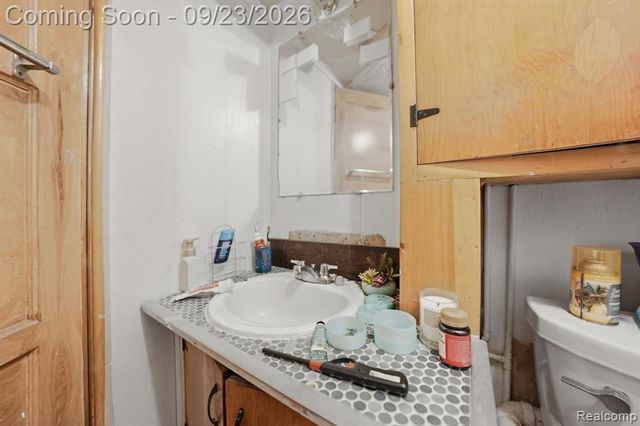 25675 Barbara Street, Roseville, MI 48066