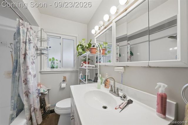 25675 Barbara Street, Roseville, MI 48066