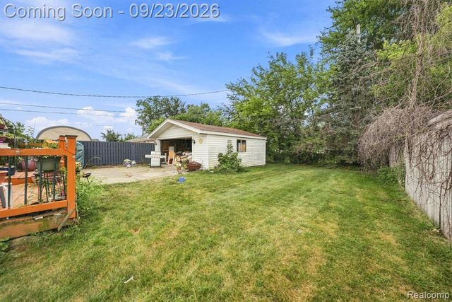 25675 Barbara Street, Roseville, MI 48066