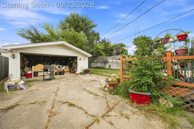 25675 Barbara Street, Roseville, MI 48066