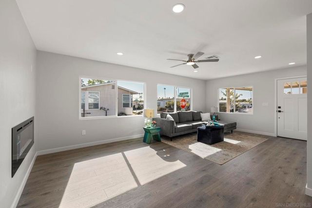 7102 San Bartolo St 11, Carlsbad, CA 92011
