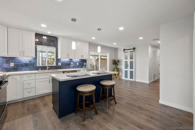 7102 San Bartolo St 11, Carlsbad, CA 92011