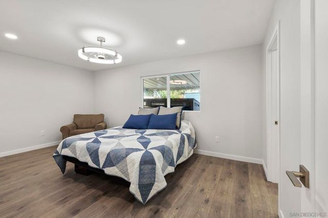 7102 San Bartolo St 11, Carlsbad, CA 92011