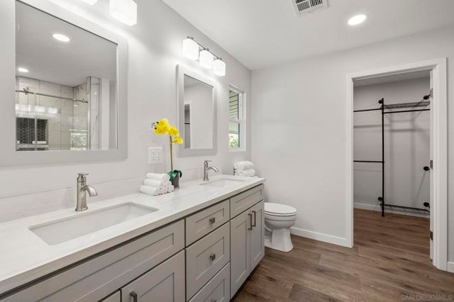 7102 San Bartolo St 11, Carlsbad, CA 92011