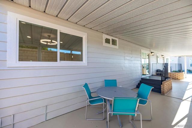 7102 San Bartolo St 11, Carlsbad, CA 92011