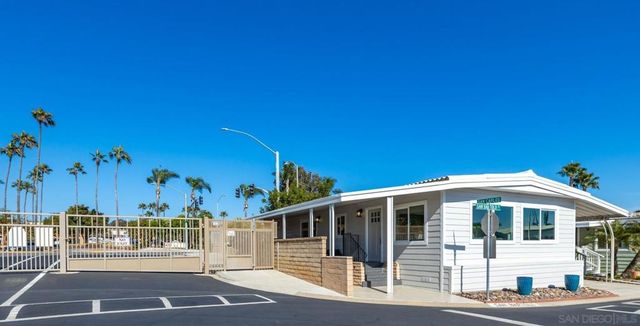 7102 San Bartolo St 11, Carlsbad, CA 92011