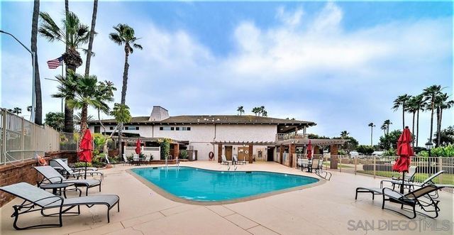 7102 San Bartolo St 11, Carlsbad, CA 92011