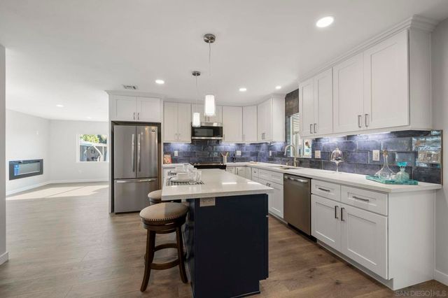 7102 San Bartolo St 11, Carlsbad, CA 92011