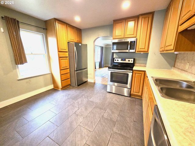 200 N HUMBOLT St, Canyon City, OR 97820