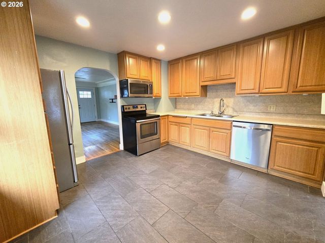 200 N HUMBOLT St, Canyon City, OR 97820