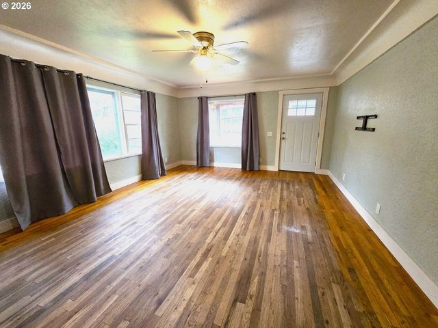 200 N HUMBOLT St, Canyon City, OR 97820