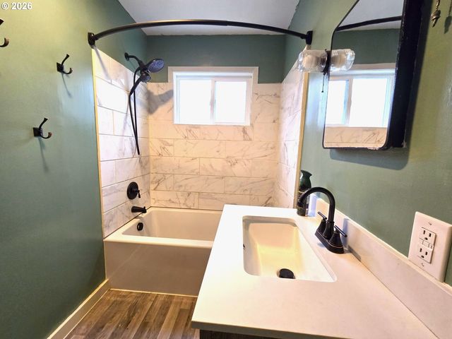 200 N HUMBOLT St, Canyon City, OR 97820