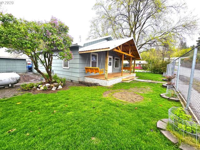 200 N HUMBOLT St, Canyon City, OR 97820