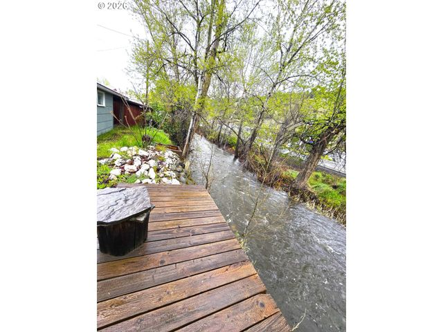 200 N HUMBOLT St, Canyon City, OR 97820