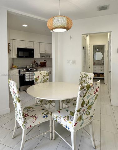 18750 NE 18th Ave 251, Miami, FL 33179