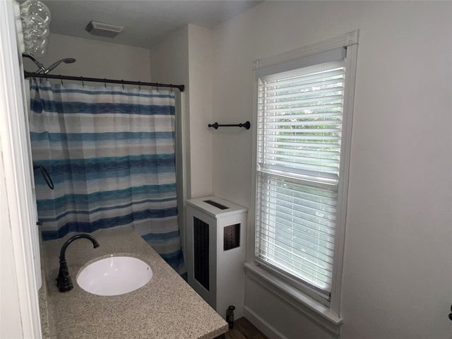 309 E State Street, Baxter, IA 50028