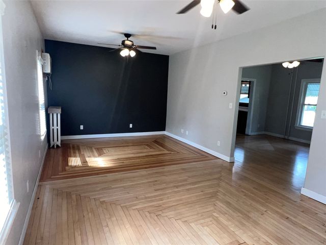 309 E State Street, Baxter, IA 50028