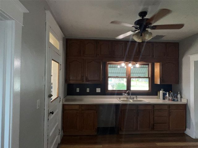 309 E State Street, Baxter, IA 50028