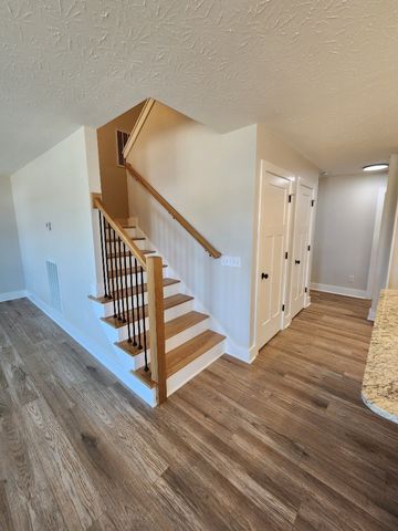 215 Scenic Ln, Hartsville, TN 37074