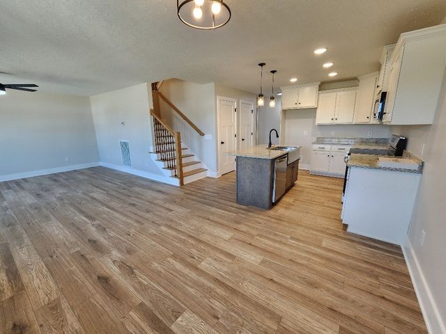 215 Scenic Ln, Hartsville, TN 37074