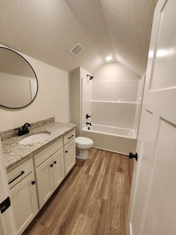 215 Scenic Ln, Hartsville, TN 37074