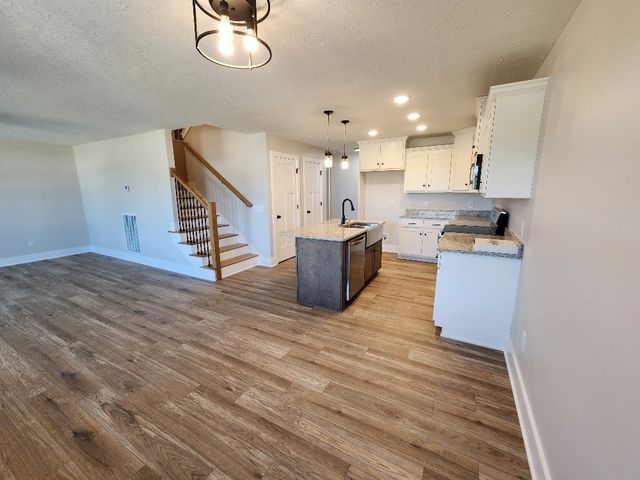 215 Scenic Ln, Hartsville, TN 37074