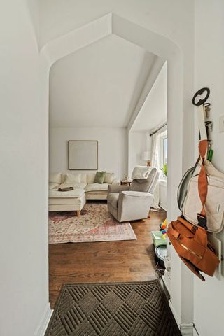 5805 S Kilbourn Avenue, Chicago, IL 60629