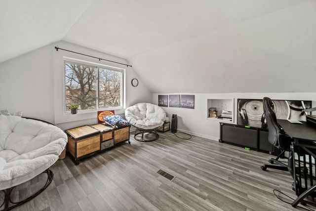 5805 S Kilbourn Avenue, Chicago, IL 60629