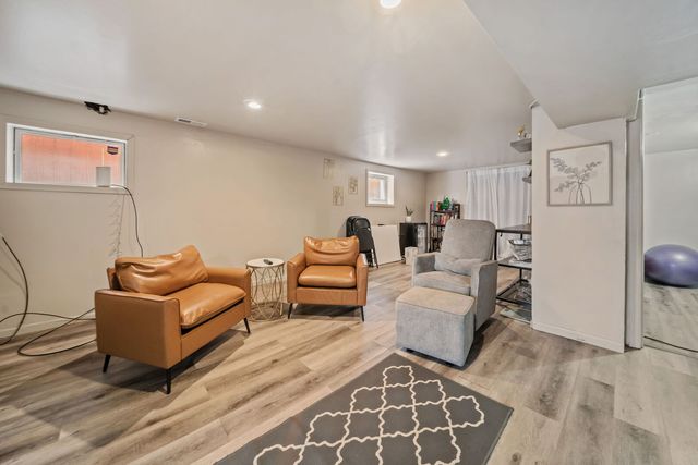 5805 S Kilbourn Avenue, Chicago, IL 60629