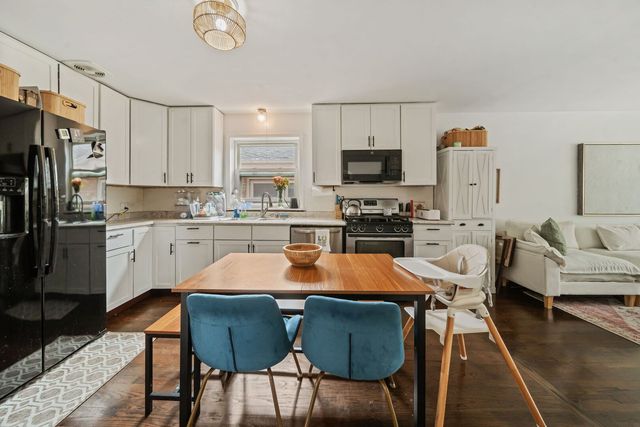 5805 S Kilbourn Avenue, Chicago, IL 60629