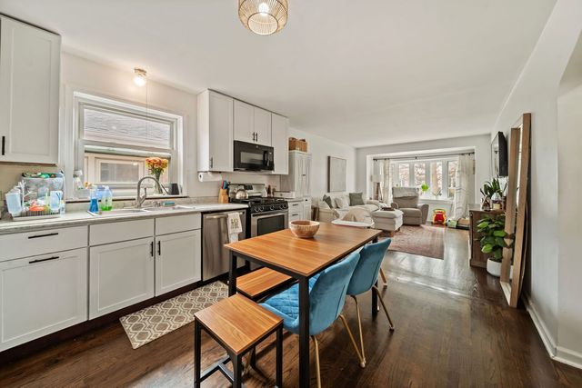 5805 S Kilbourn Avenue, Chicago, IL 60629