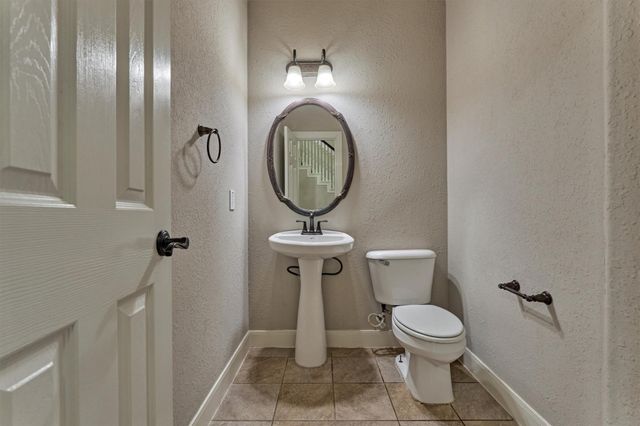 34 Pawprint Place, The Woodlands, TX 77382