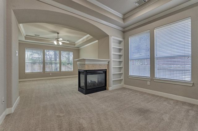 34 Pawprint Place, The Woodlands, TX 77382