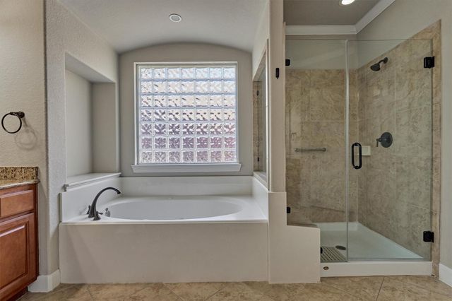 34 Pawprint Place, The Woodlands, TX 77382