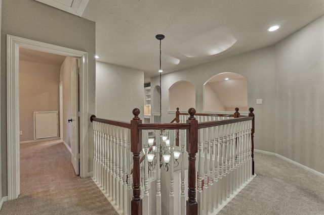 34 Pawprint Place, The Woodlands, TX 77382