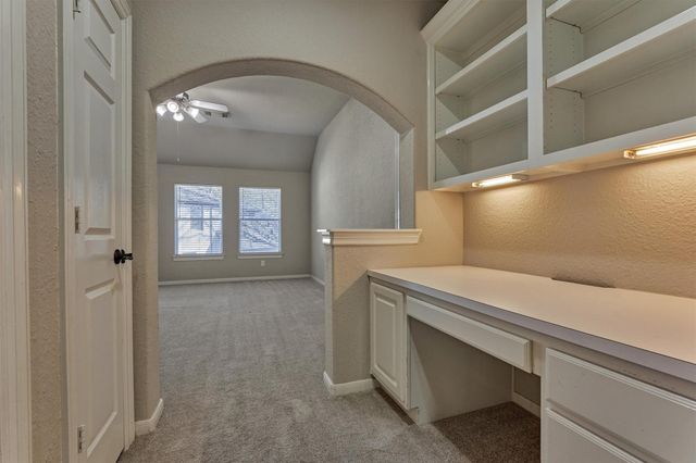 34 Pawprint Place, The Woodlands, TX 77382