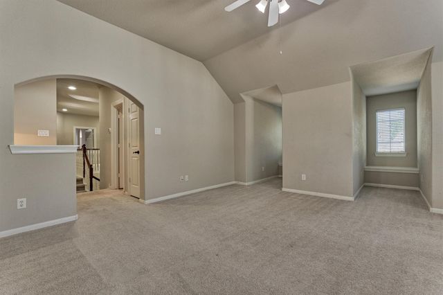 34 Pawprint Place, The Woodlands, TX 77382