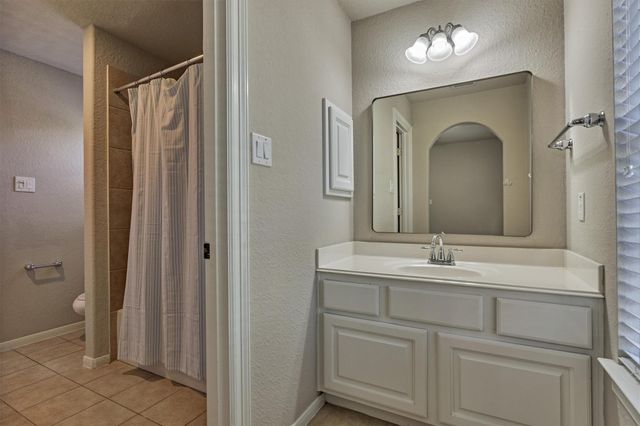 34 Pawprint Place, The Woodlands, TX 77382