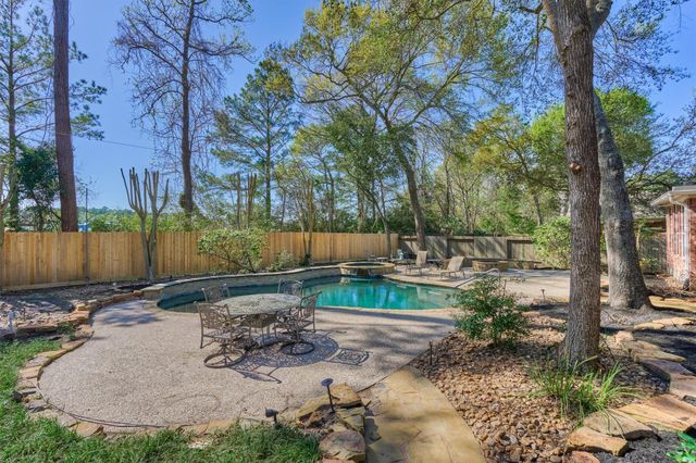 34 Pawprint Place, The Woodlands, TX 77382