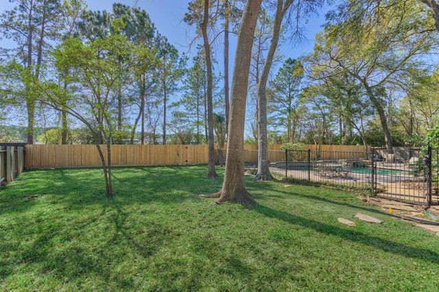 34 Pawprint Place, The Woodlands, TX 77382