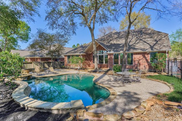 34 Pawprint Place, The Woodlands, TX 77382