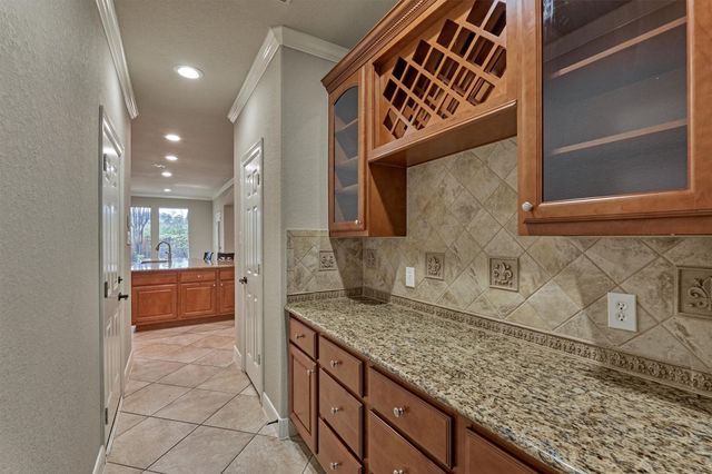 34 Pawprint Place, The Woodlands, TX 77382